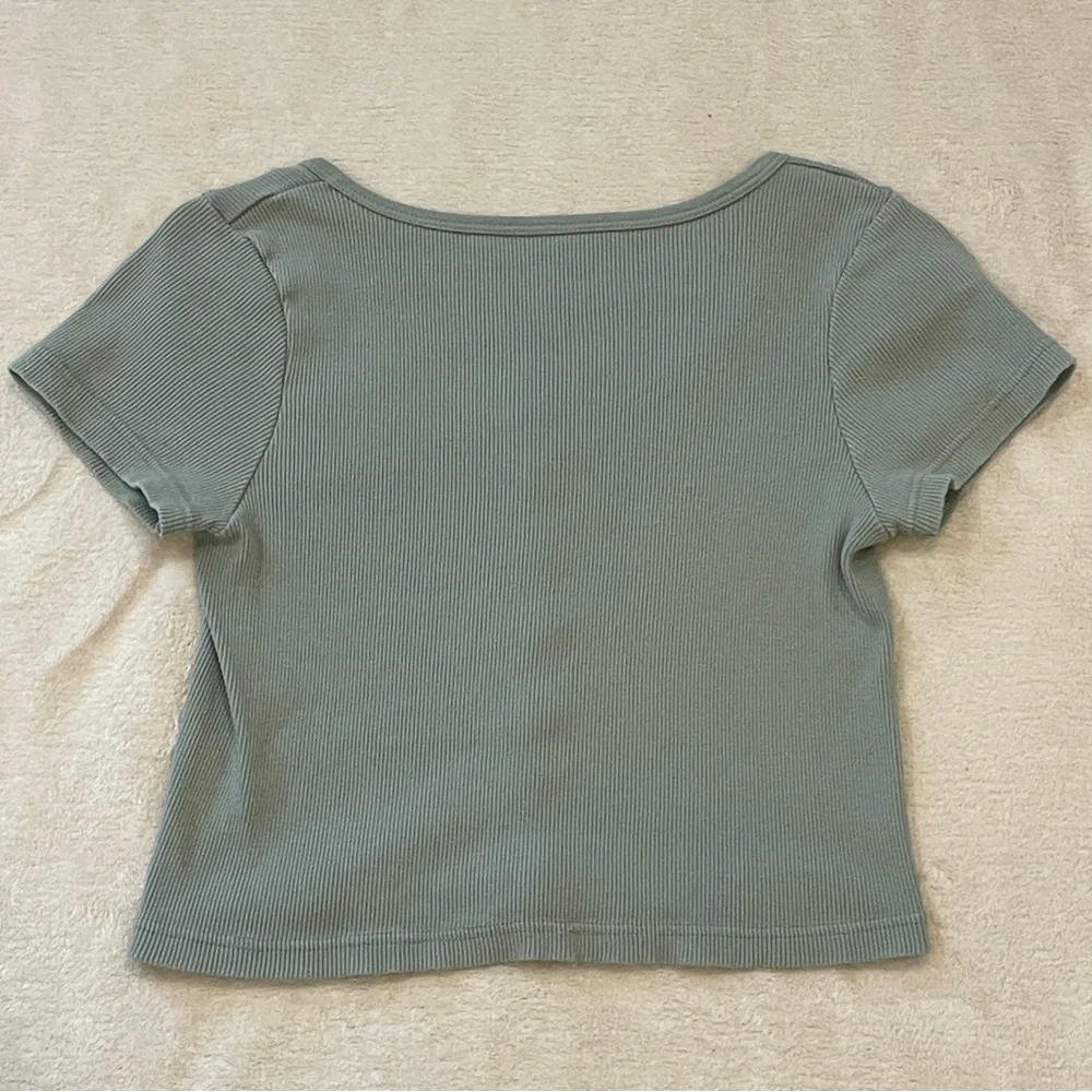 NWOT Brandy Melville/John Galt Zelly Short Sleeve Top - Picture 4 of 4